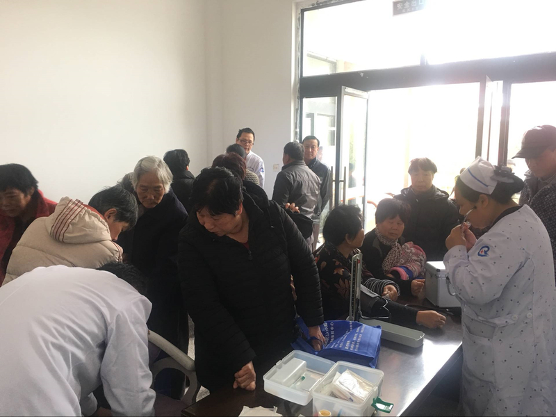宁波市康复医院象山分院四名医技人员组成的康复团队来到石浦镇海宁
